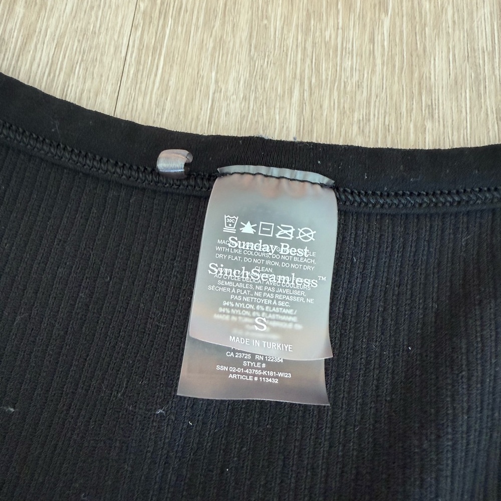 Aritzia Black Sunday Best Cropped Longsleeve Shirt - Picture 3 of 4